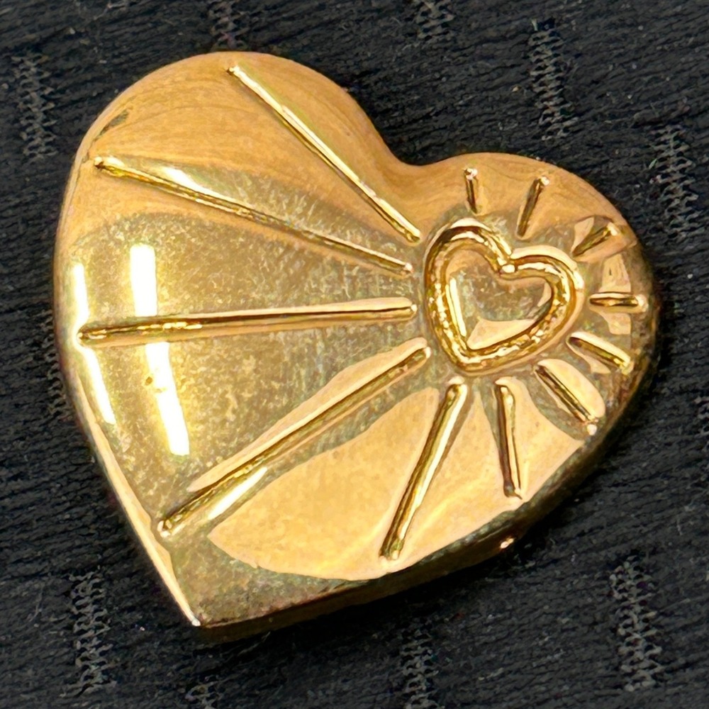The Variety Club Vintage Gold Tone Heart Sunburst Charity Lapel‎ Pin Brooch